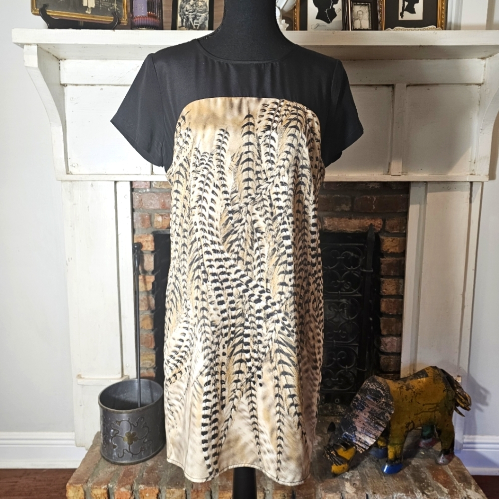 Feather Print Short-Sleeved Mini Sheath Dress